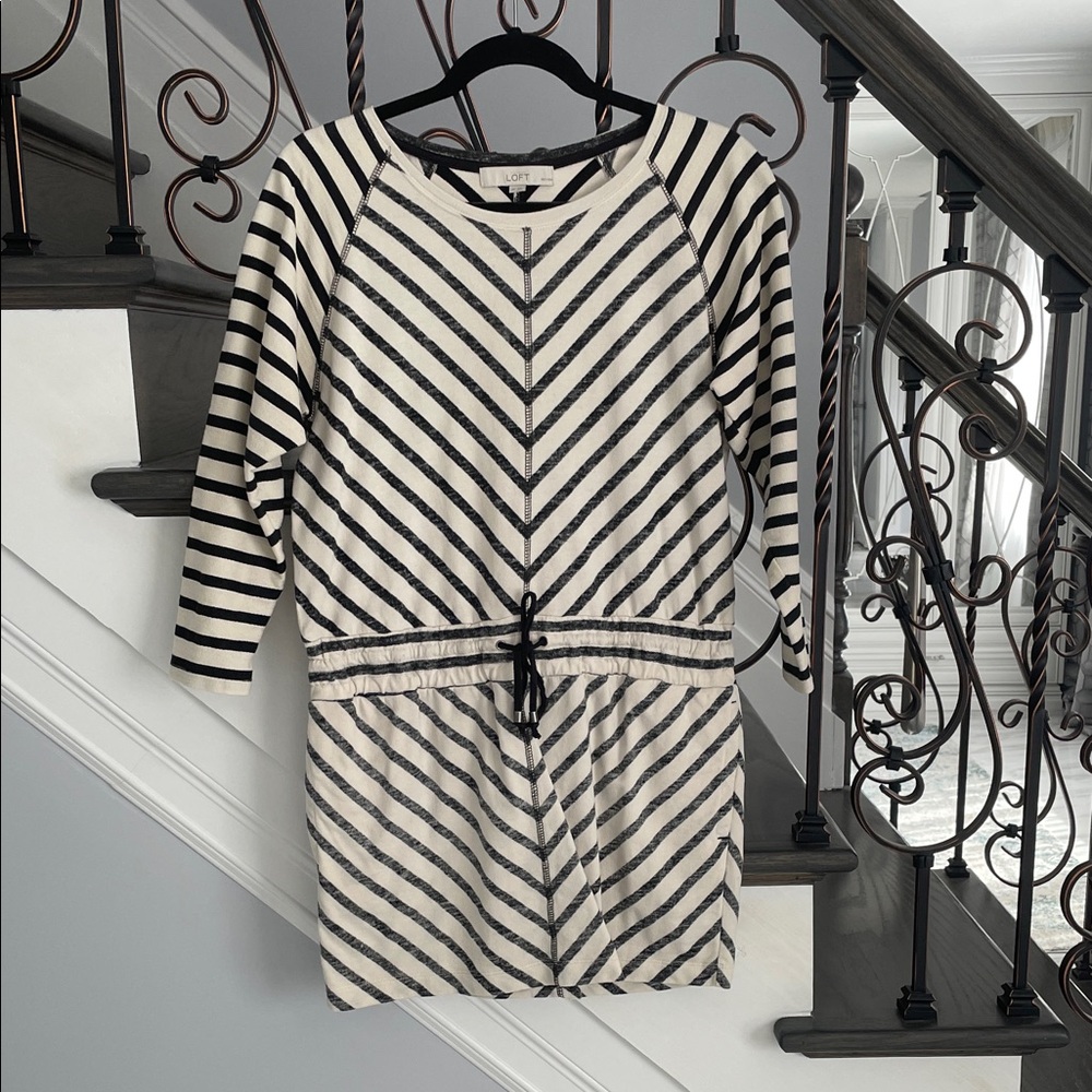 LOFT Women’s Black and White Striped Long Top